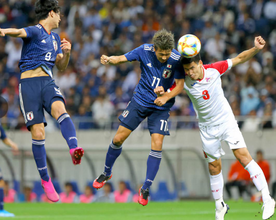 中国乒乓球队轻取英国乒乓球队,波尔完成帽子戏法 中国乒乓球队轻取英国乒乓球队,波尔完成帽子戏法