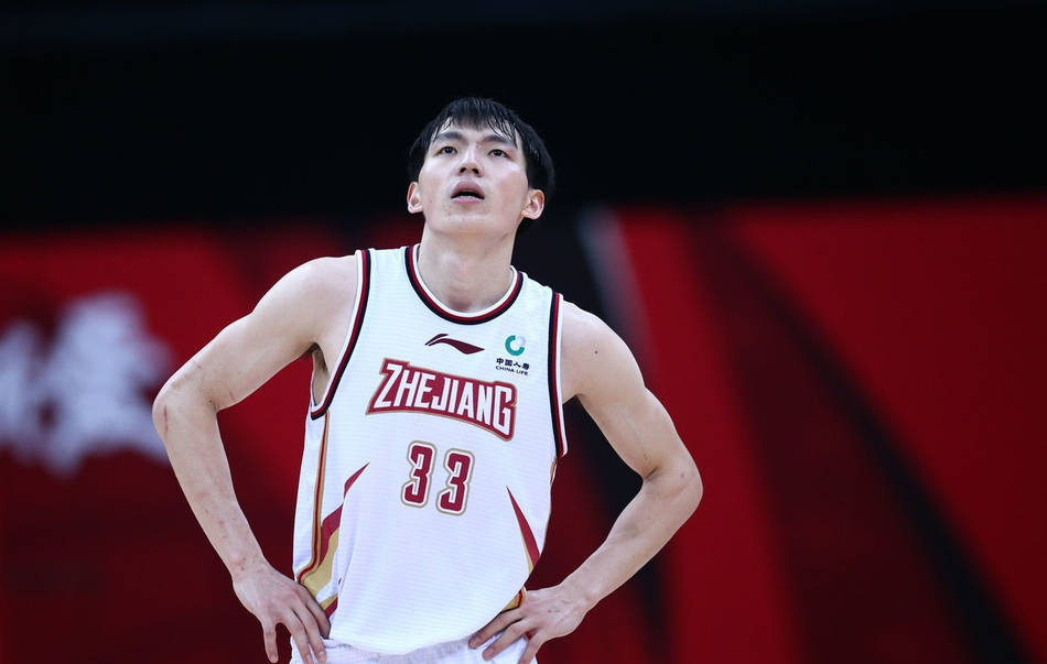 四川队逆转青岛队,范弗利特高光表现 四川队逆转青岛队,范弗利特高光表现