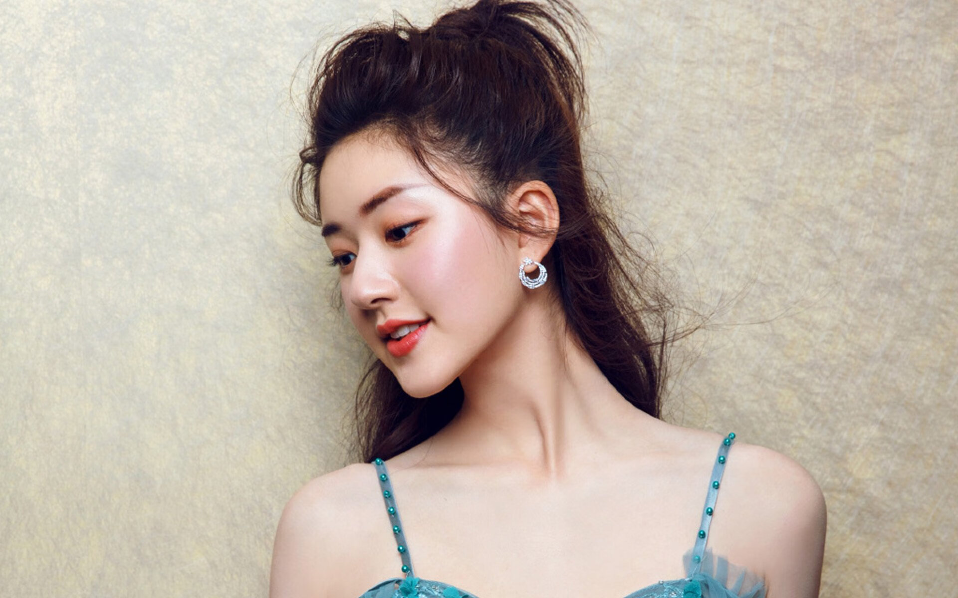 天赋利刃与坚韧磐石，足球破壁时刻的双重启示