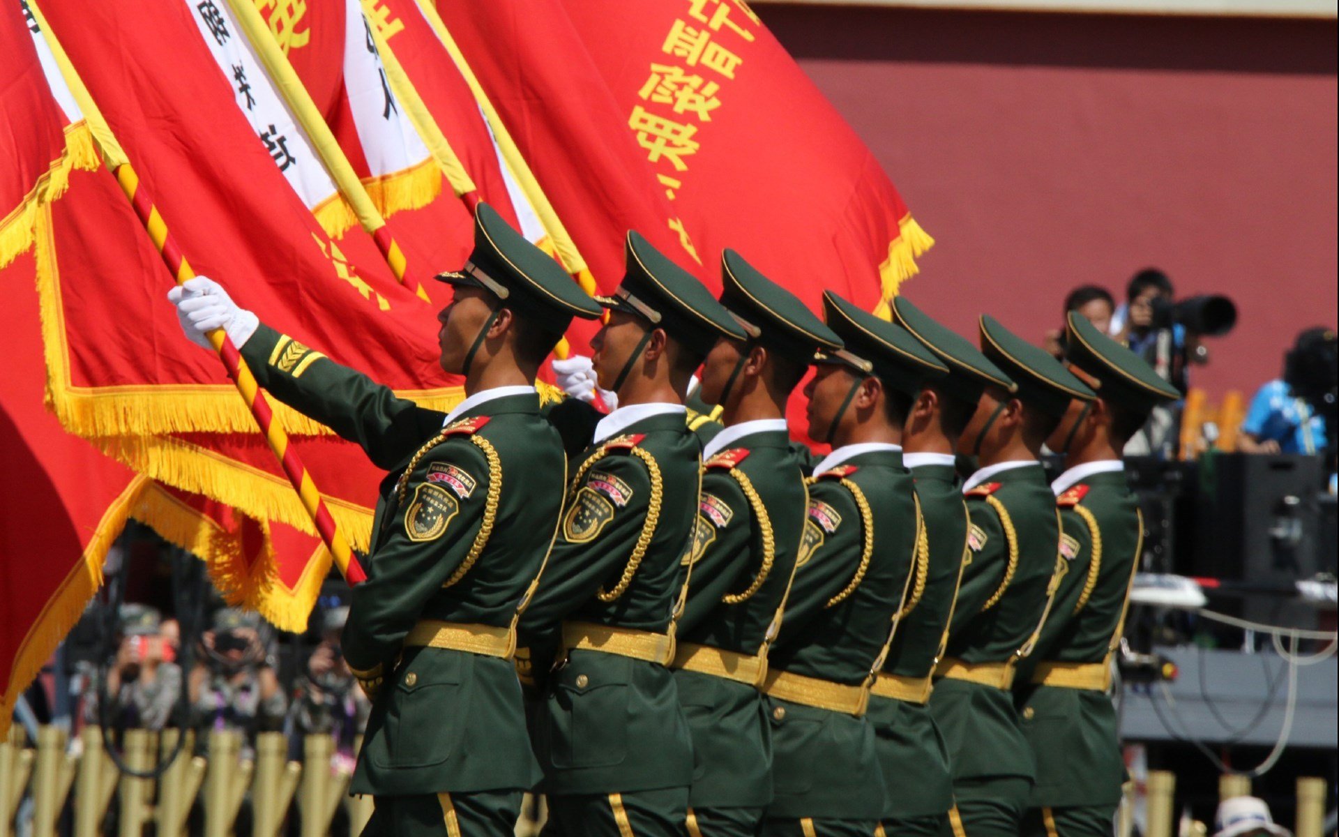 蓝白风暴中的桑巴独舞,维尼修斯逆境封神,巴西临场妙手导演2026世界杯惊天逆转